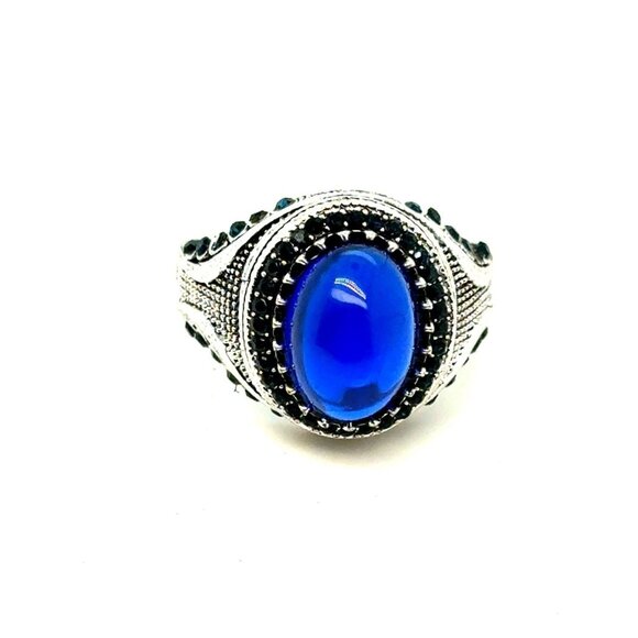 Oval Shaped Blue Stone Ring - Picture 1 of 8